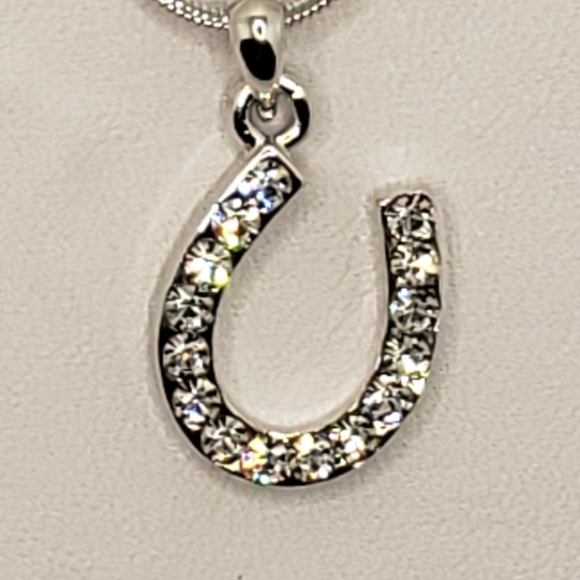 Horseshoe necklace - Picture 2 of 2